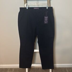 Gloria Vanderbilt Amanda Trouser Straight Leg Classic Rise Size 16W Short NWT